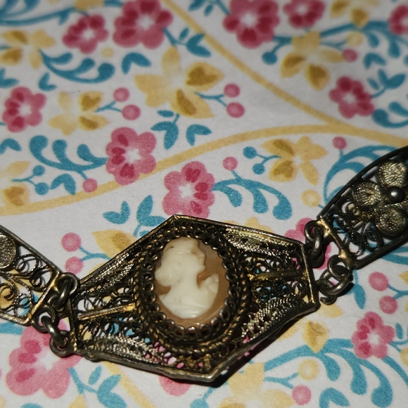 Vintage 800 Coin Silver European Filigree Carved Cameo Delicate Bracelet - Picture 2 of 5